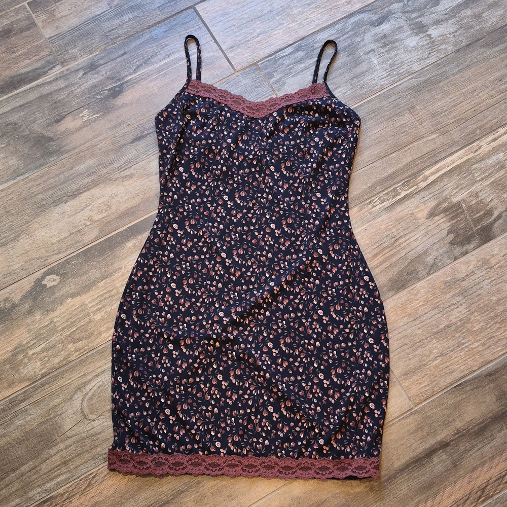 Windsor Charming Chic Ditsy Floral Lace Trim Lined Mini Dress, XXS - Picture 5 of 14